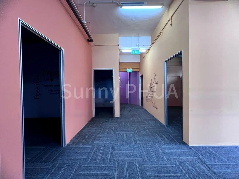 Office for Rent: Chang Hua Building, Beside Aperia Mall on Lavender St - Image 5