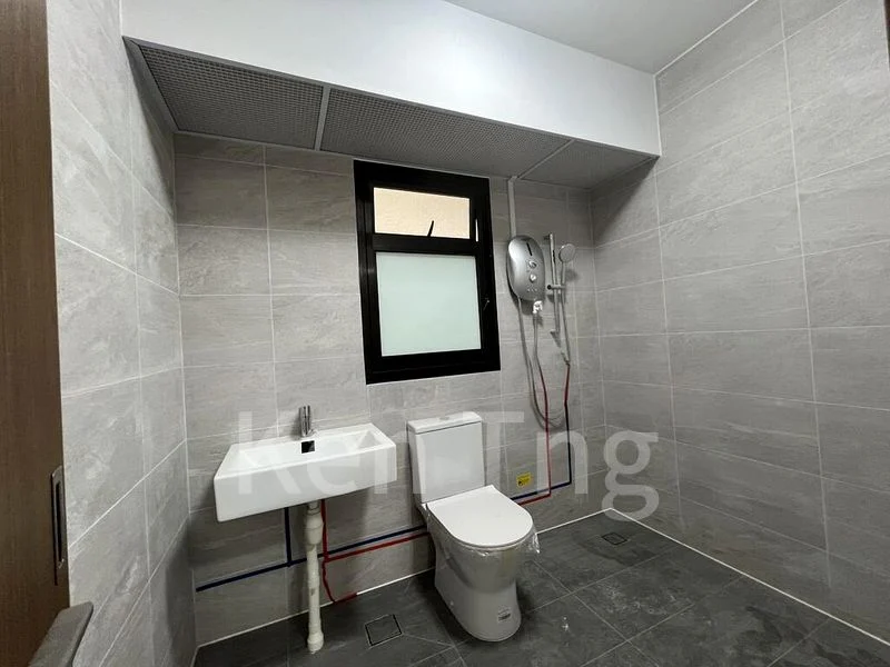 5 Room (5A) HDB for Rent in  111B Plantation Crescent - Image 4