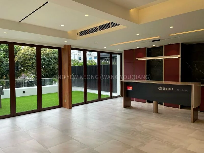 6 Bed Terraced House (Landed) for Sale in  Jalan Tua Kong - Image 9