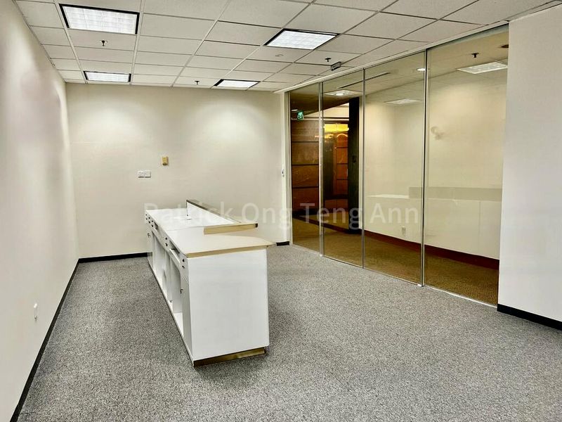 Office for Rent: Centennial Tower - Image 6