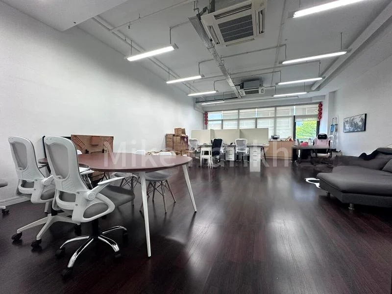 Light Industrial (B1) for Rent: Zervex, 1,200 Sq Ft on 18th Street - Image 2