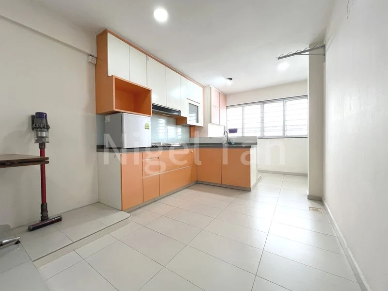 4 Room (4NG) HDB for Sale in  411 Commonwealth Avenue West - Image 7