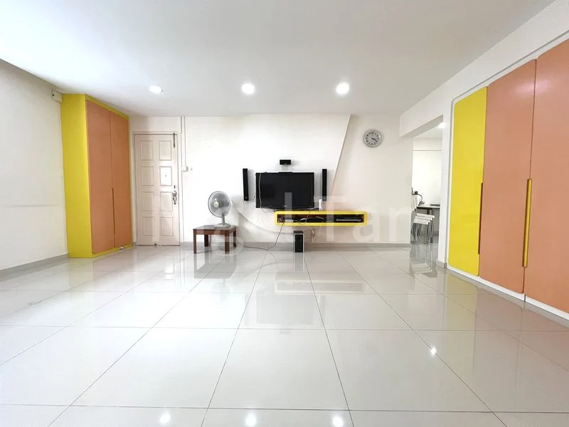 4 Room (4NG) HDB for Sale in  411 Commonwealth Avenue West - Image 2