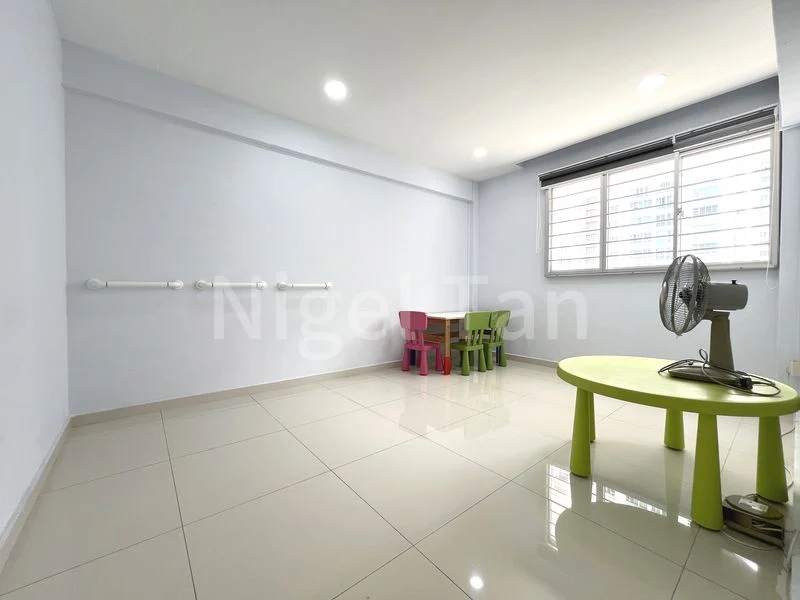 4 Room (4NG) HDB for Sale in  411 Commonwealth Avenue West - Image 5