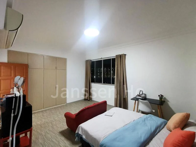 Master Room (Condo) for Rent in  Kum Hing Court - Image 2