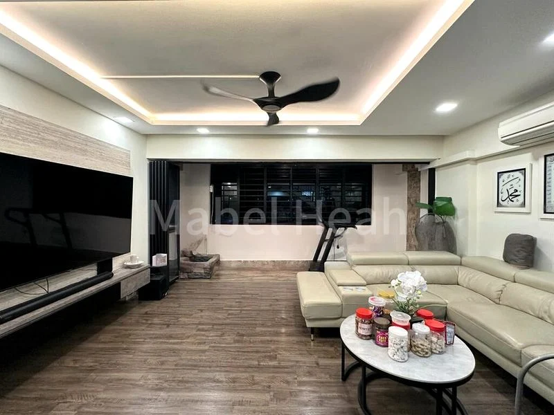 Maisonette HDB for Sale in 558 Jurong West Street 42 - Image 1