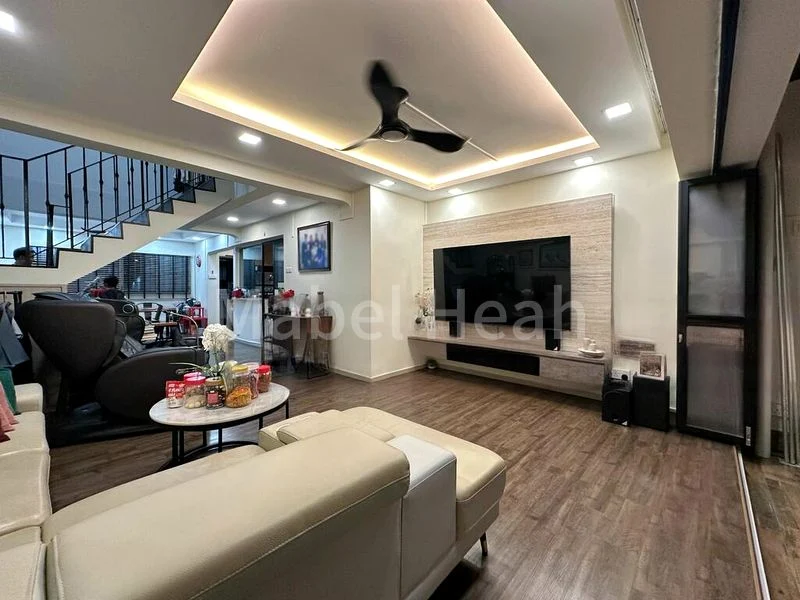 Maisonette HDB for Sale in 558 Jurong West Street 42 - Image 3