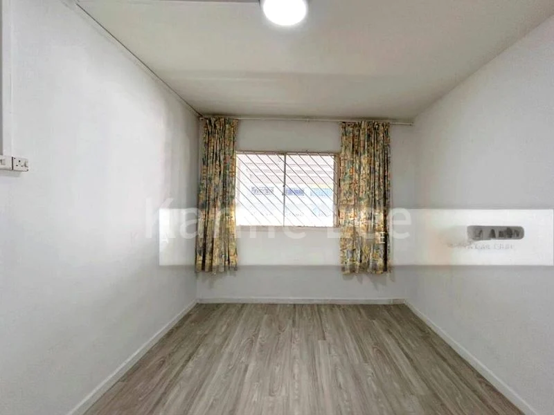3 Room (3A) HDB for Sale in 339 Bukit Batok Street 34 - Image 5