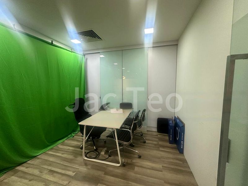 Office for Rent: EFG building - Image 14