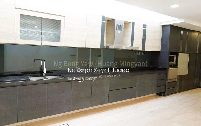 4 Bed Terraced House (Landed) for Sale in  Jalan Elok - Image 4