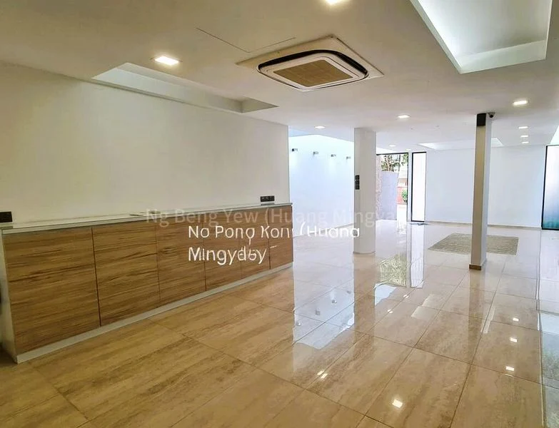 4 Bed Terraced House (Landed) for Sale in  Jalan Elok - Image 8