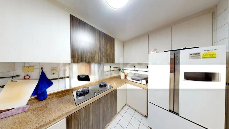 3 Bed Walk-up Apartment (Condo) for Sale in  Cascadale - Image 2