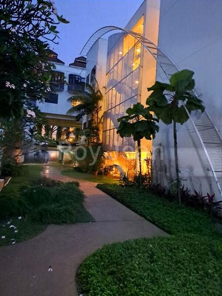 3 Bed Walk-up Apartment (Condo) for Sale in  Cascadale - Image 8