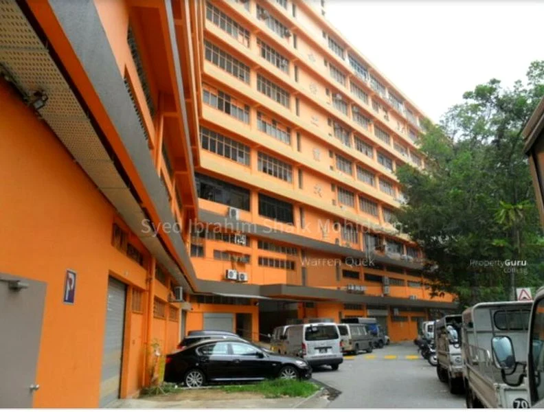 Light Industrial (B1) for Rent: Gold Pine Industrial Building - Image 1