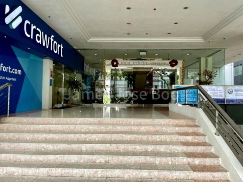 Mall Shop for Rent: Inexpensive shop near City Hall MRT, level 1, available soon. - Image 1