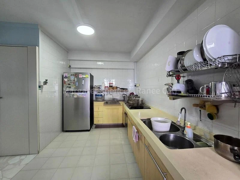 4 Room (4A) HDB for Rent in  440 Fajar Road - Image 5