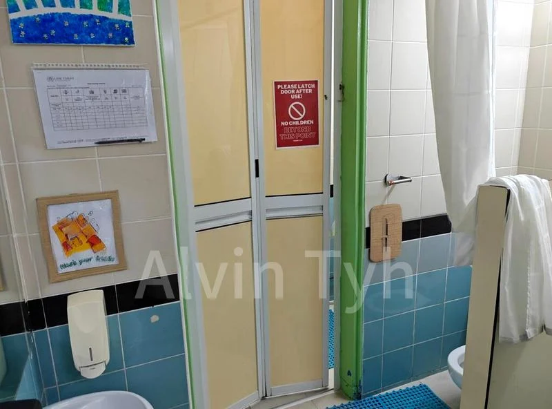 Other Retail for Rent: Kingston Terrace - Image 5