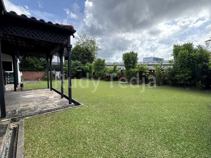 7 Bed Bungalow (Landed) for Sale in  Braddell Heights Estate - Image 3
