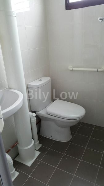 Common Room (HDB) for Rent in  102 Jalan Rajah - Image 3