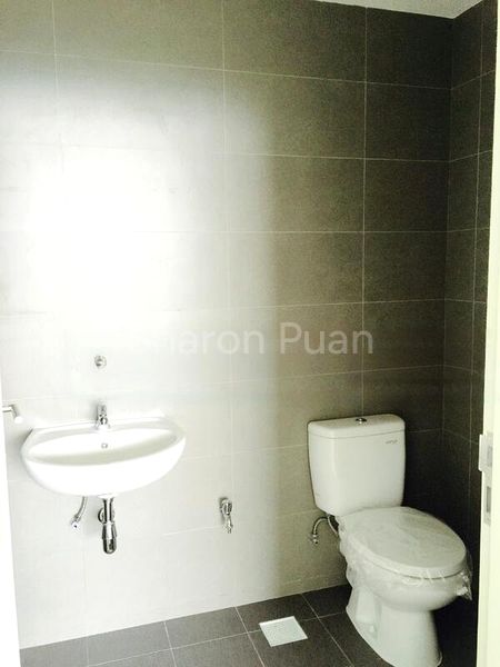 Light Industrial (B1) for Rent: CT Hub 2 - Image 2