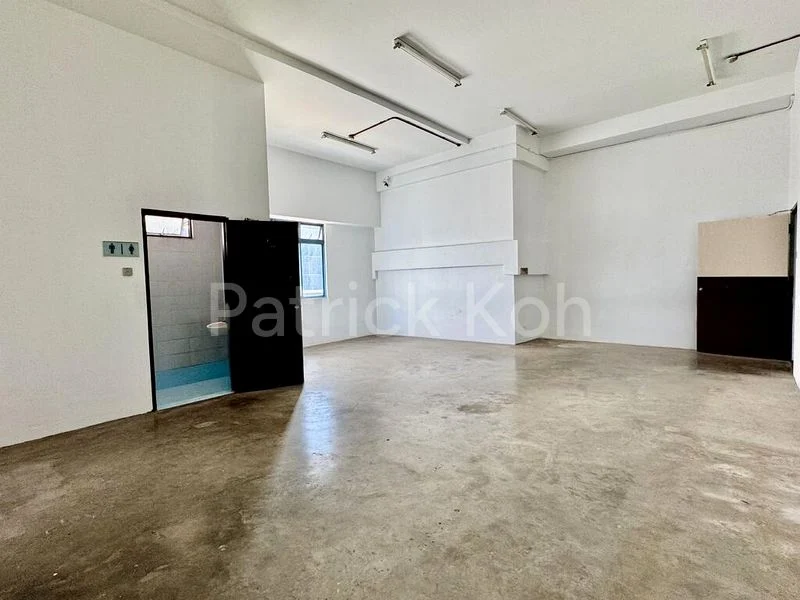Light Industrial (B1) for Rent: Number One Building - Image 3
