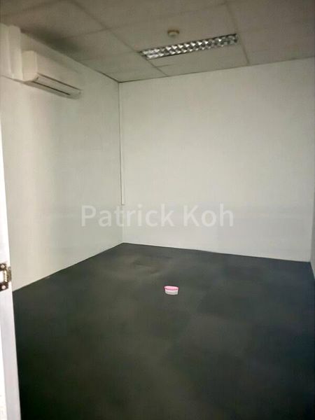 Light Industrial (B1) for Rent: Number One Building - Image 6