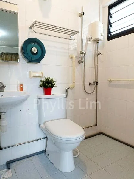 4 Room (4S) HDB for Sale in  795 Yishun Ring Road - Image 7