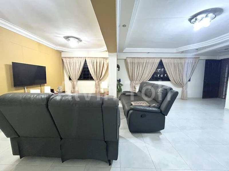 5 Room (5I) HDB for Sale in  330 Sembawang Close - Image 1