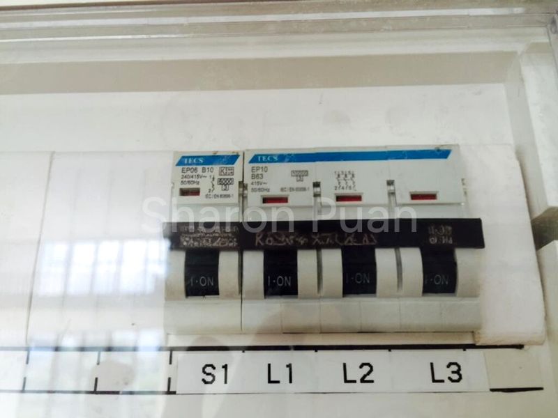 Light Industrial (B1) for Rent: 1,200 Sq Ft Unit, Shop, on 2nd Street, in the 102 Complex. - Image 15