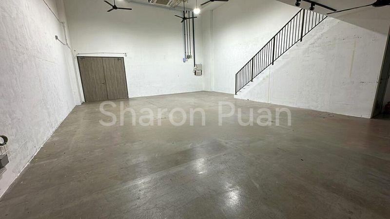 Light Industrial (B1) for Rent: 1,200 Sq Ft Unit, Shop, on 2nd Street, in the 102 Complex. - Image 6