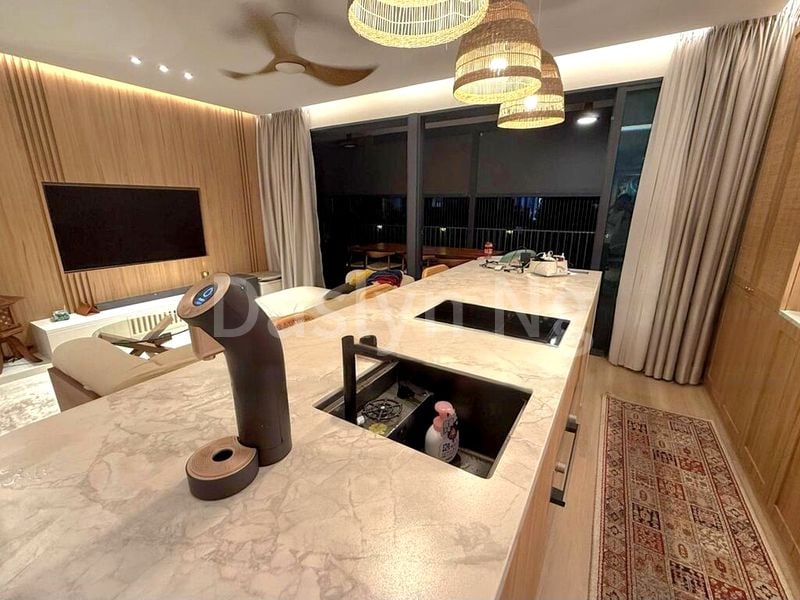 5 Bed Condo for Rent in  Treasure at Tampines - Image 6