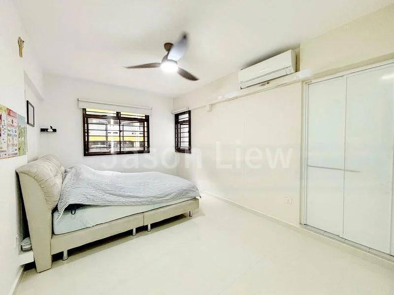5 Room (5I) HDB for Sale in  296B Compassvale Crescent - Image 3