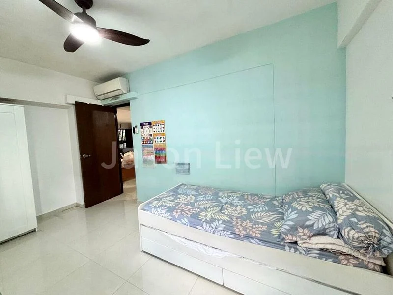 5 Room (5I) HDB for Sale in  296B Compassvale Crescent - Image 5