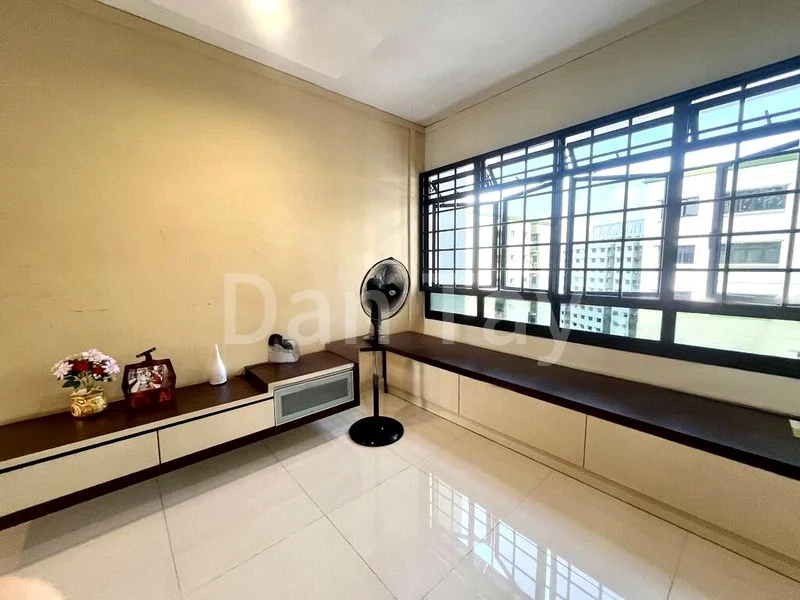 5 Room (5I) HDB for Sale in  401 Admiralty Link - Image 3
