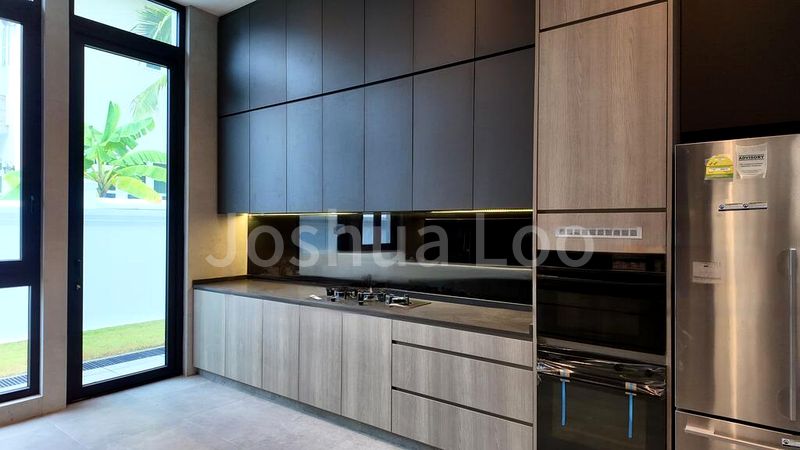 8 Bed Bungalow (Landed) for Sale in  Caldecott Hill Estate - Image 10