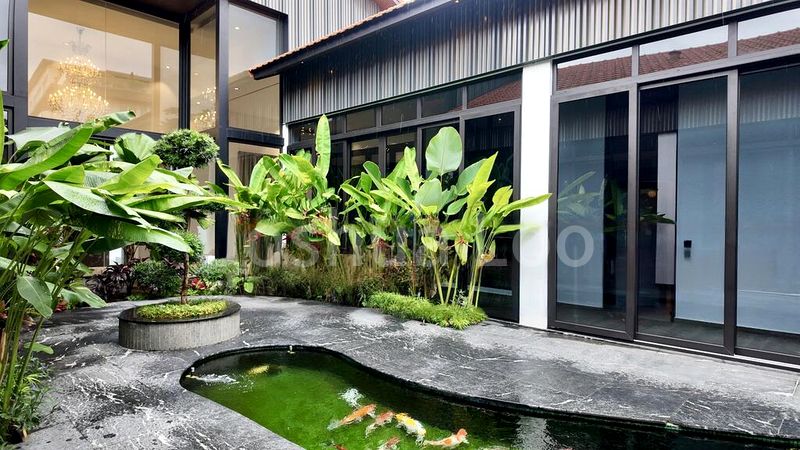 8 Bed Bungalow (Landed) for Sale in  Caldecott Hill Estate - Image 12