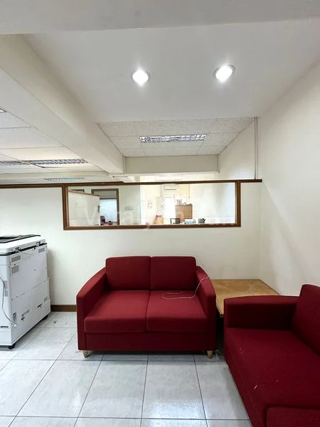 Office for Rent: Textile Centre - Image 2