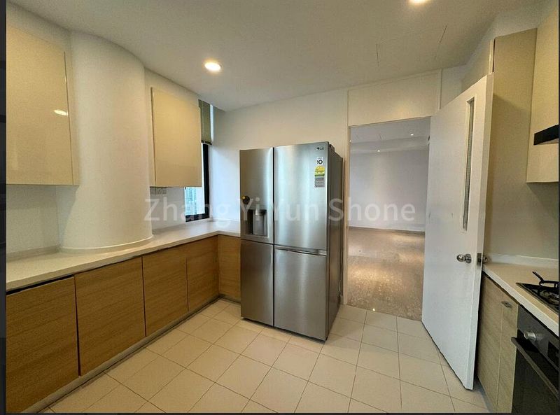 3 Bed Condo for Rent in  The Colonnade - Image 8