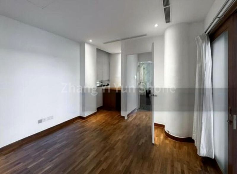 3 Bed Condo for Rent in  The Colonnade - Image 4