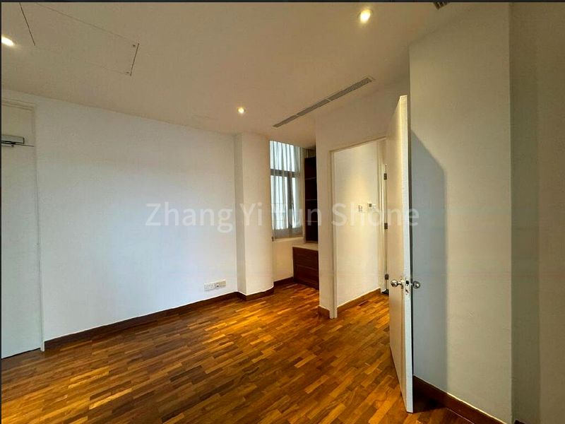 3 Bed Condo for Rent in  The Colonnade - Image 6