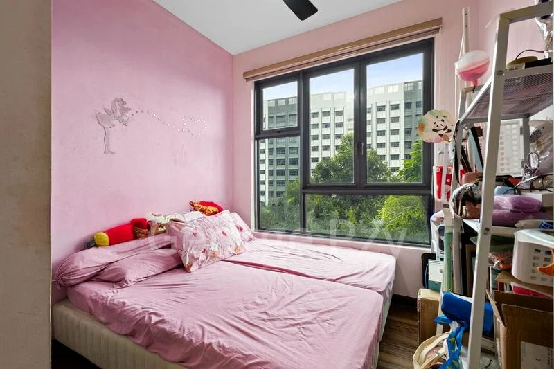 4 Bed Executive Condo for Sale in  The Brownstone - Image 3