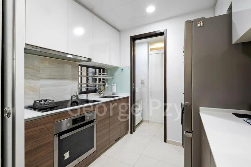 4 Bed Executive Condo for Sale in  The Brownstone - Image 2