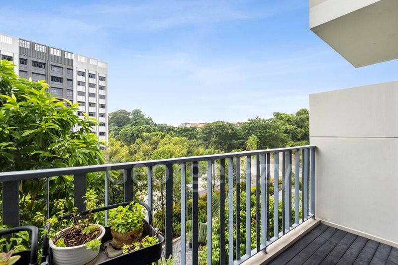 4 Bed Executive Condo for Sale in  The Brownstone - Image 7