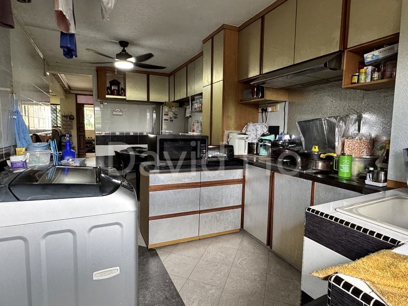 4 Room (4NG) HDB for Sale in 402 Pandan Gardens - Image 4