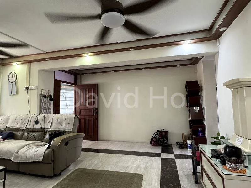 4 Room (4NG) HDB for Sale in 402 Pandan Gardens - Image 2