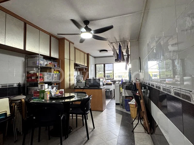 4 Room (4NG) HDB for Sale in 402 Pandan Gardens - Image 5