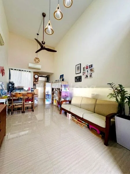 3 Bed Executive Condo for Sale in  The Brownstone - Image 2