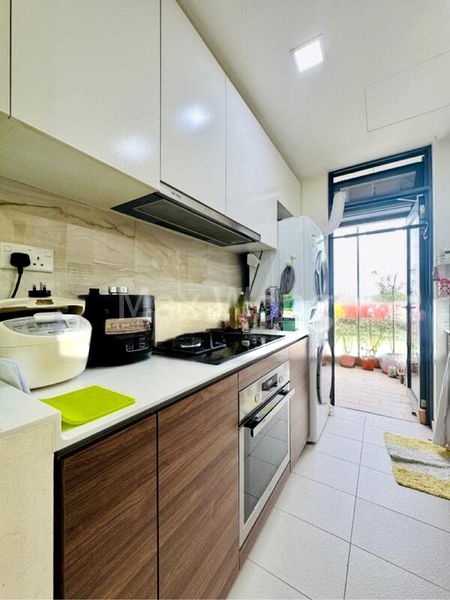 3 Bed Executive Condo for Sale in  The Brownstone - Image 6