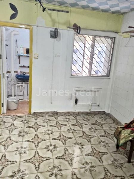 3 Room (3A) HDB for Sale in  713 Clementi West Street 2 - Image 5