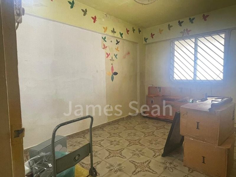 3 Room (3A) HDB for Sale in  713 Clementi West Street 2 - Image 4
